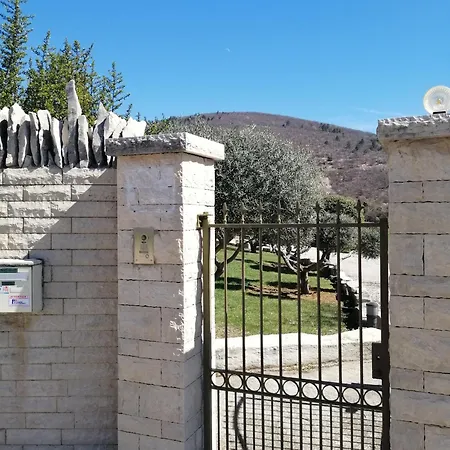 La Bartavelle Villa L'Hospitalet (Alpes-de-Haute-Provence)